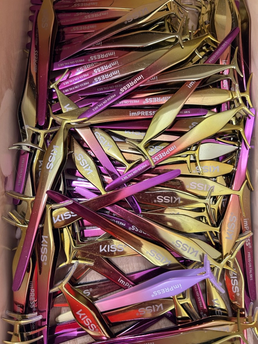 KISS imPRESS Metallic Gold & Pink Tweezer Nail Tool - KISS set of 30